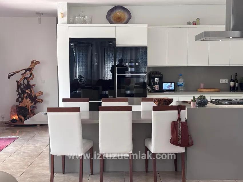 Eckgrundstück Mit 980 M² Und 5+1 Zimmern In Dalyan, Maraş, Zu Verkaufen.