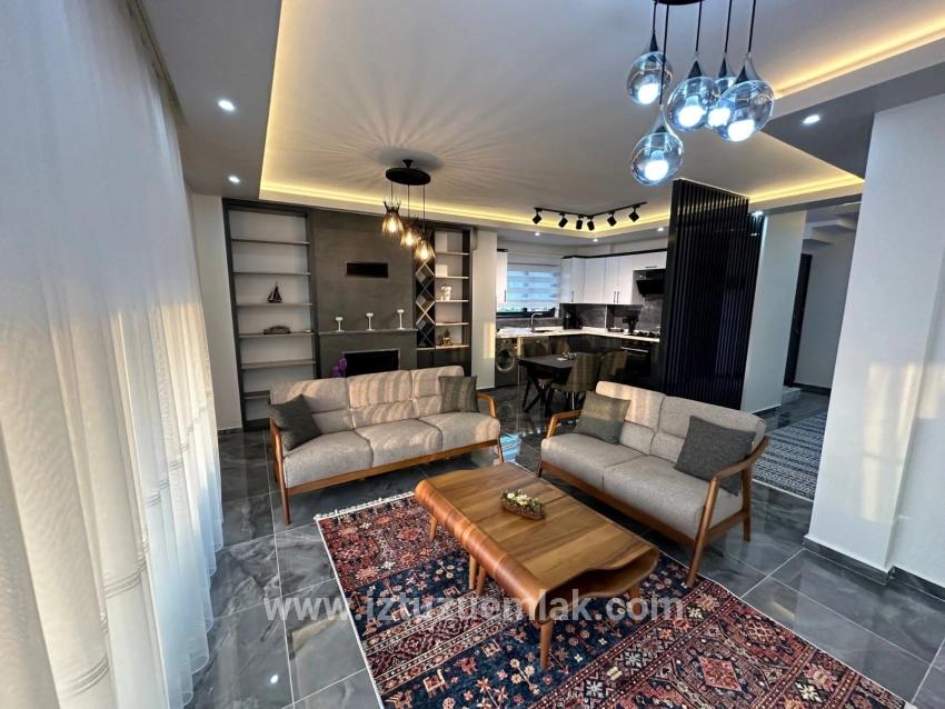 4+1 Villa Zum Verkauf In Eskiköy, Gelegen Auf Einem 14.136 M² Großen Grundstück