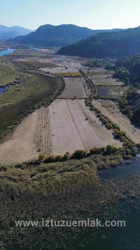 3210 M² Großes 2b-grundstück In Çandır, Direkt Am Seeufer, Zu Verkaufen