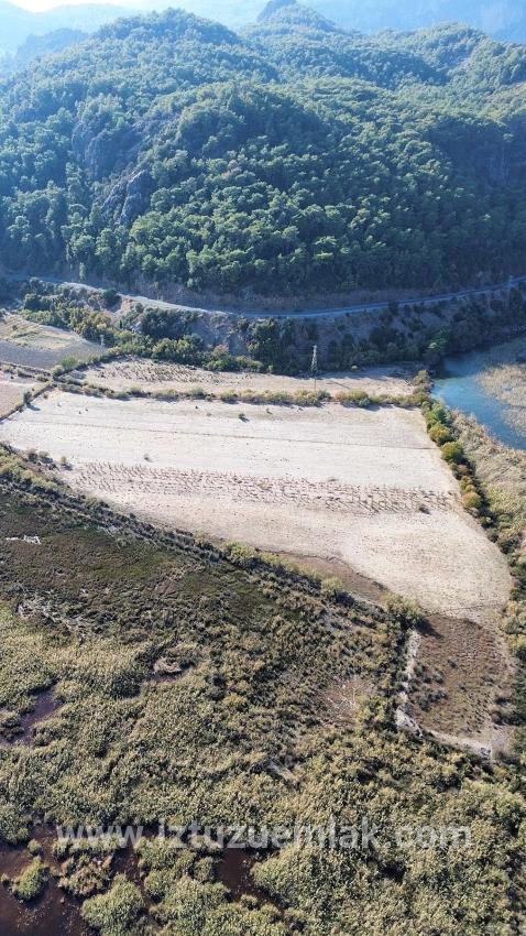 3210 M² Großes 2b-grundstück In Çandır, Direkt Am Seeufer, Zu Verkaufen