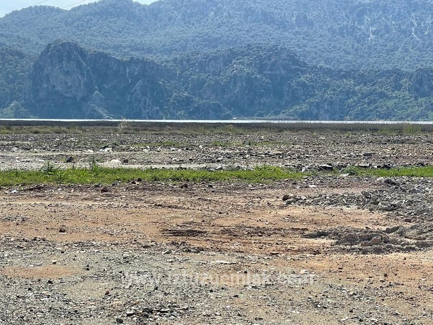 19.600 M² Großes Grundstück Zum Verkauf, Direkt An Der Straße Dalyan Iztuzu Beach Gelegen.