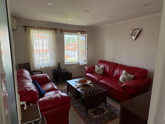 Zweistöckiges Haus Auf Einem 514 M² Großen Grundstück In Okçular Zu Verkaufen.
