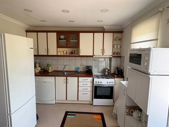 Zweistöckiges Haus Auf Einem 514 M² Großen Grundstück In Okçular Zu Verkaufen.