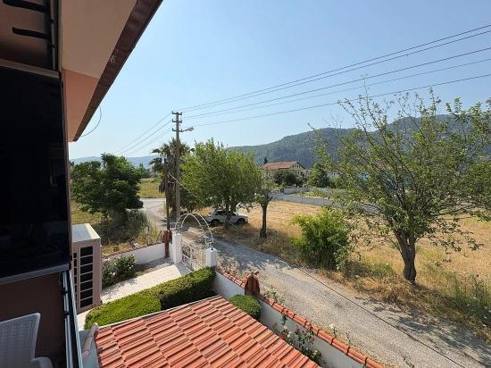 Zweistöckiges Haus Auf Einem 514 M² Großen Grundstück In Okçular Zu Verkaufen.