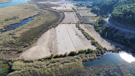 3210 M² Großes 2b-grundstück In Çandır, Direkt Am Seeufer, Zu Verkaufen