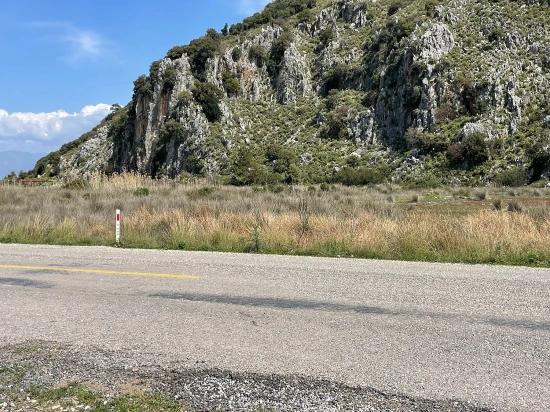 19.600 M² Großes Grundstück Zum Verkauf, Direkt An Der Straße Dalyan Iztuzu Beach Gelegen.