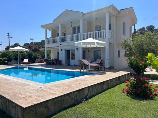 848 M² Große Villa Mit 3+1 Bädern In Dalyan Mit Blick Auf Die Königsgräber Zu Verkaufen