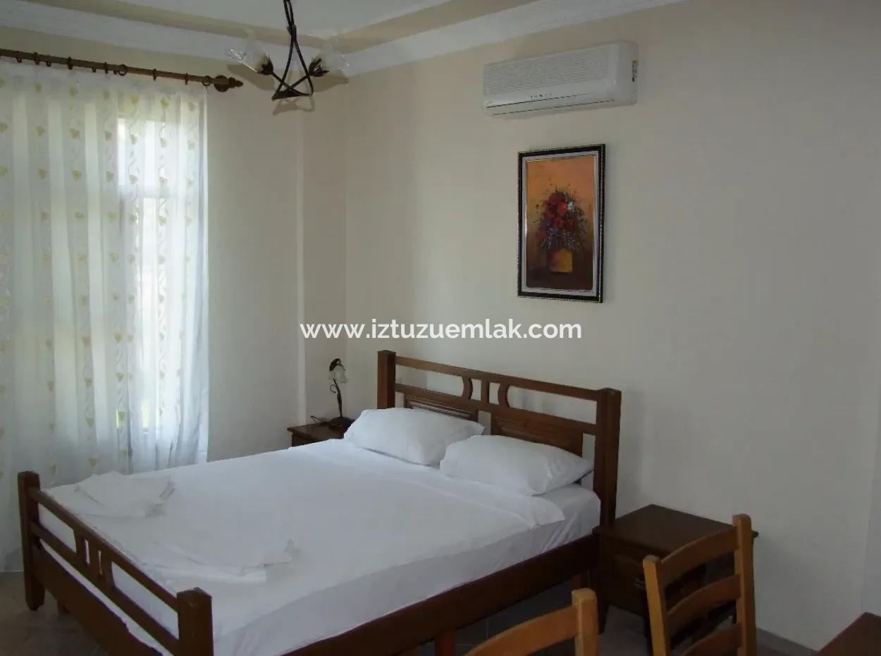 Der Malerische See Und Der Kanal In Die Lagune Zum Meer, Luxus-Villa Zum Verkauf In Der Königlichen Gräber Von Maras