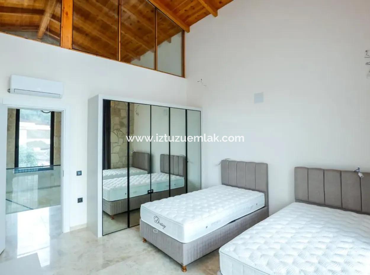 Steinvilla Zum Verkauf Mit Meerblick In Sarigerme