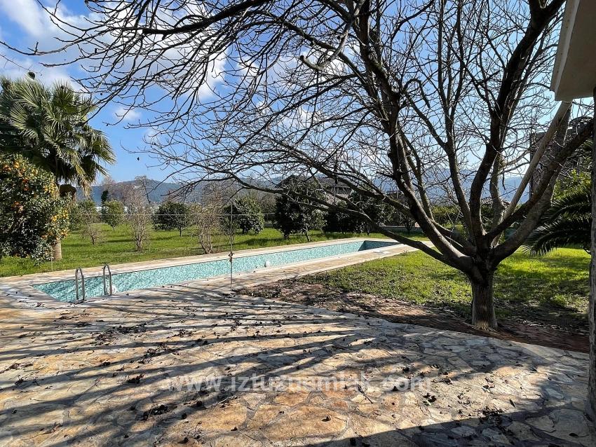 Detached Single-story House For Sale On A 2882 M2 Plot In Eskiköy.