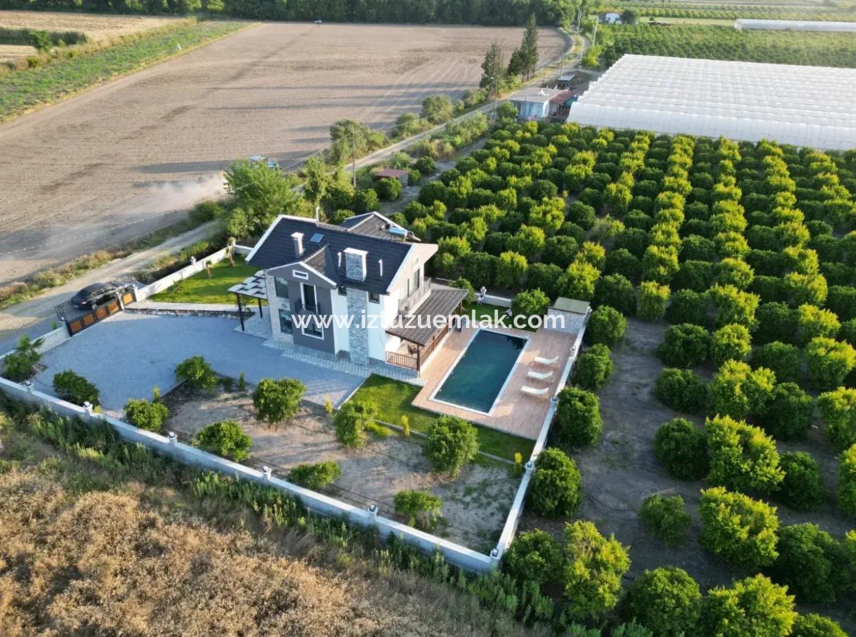 4 1 Villas For Sale In 14.136 M2 Field In Eskiköy