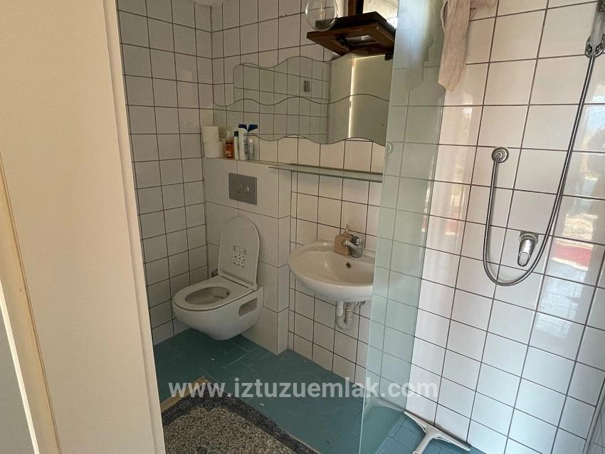 Продается Отдельно Стоящий Одноэтажный Дом На Участке Площадью 2882 М2 В Городе Эскикёй.