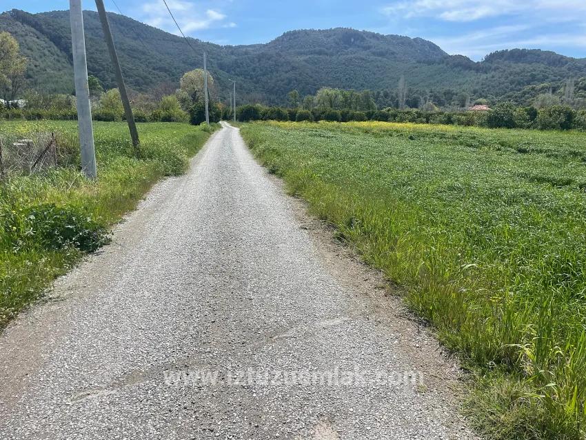 Ortaca Okçular Mah. Satılık Arsa - Konut İmar Durumlu - 736 m²