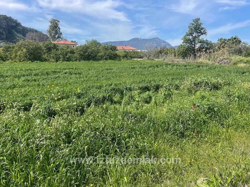 Okçular'da 736m2 Olan 250m2 İnşaat İzinli Satılık Arsa