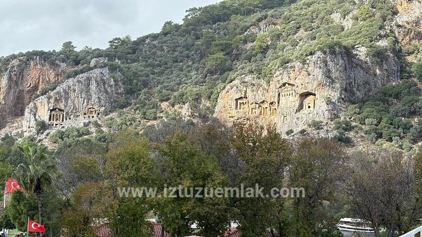 Dalyan'da 30 Odalı Kanala Yakın Satılık Otel