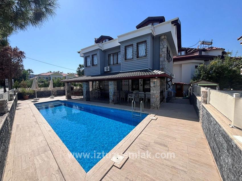 Dalyan'da 301m2 Arsa İçerisinde 5+1 Satılık Villa
