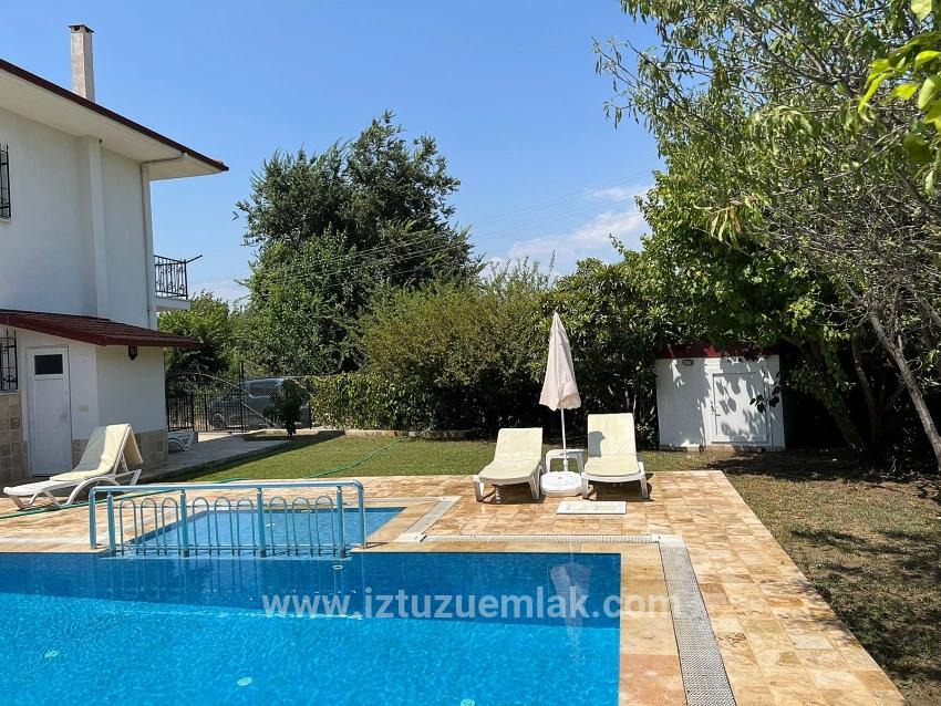 Dalyan'da Köşebaşı 600m2 Arsa İçerisinde 3+1 Satılık Villa