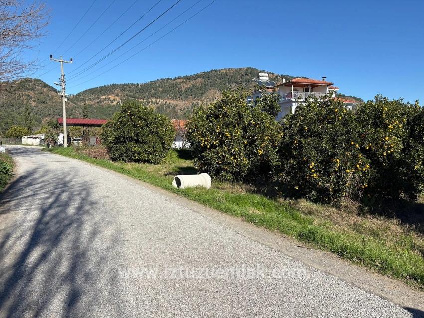 Ekşiliyurt'ta 1085m2 Yerleşik Alan İçerisinde İmarlı Satılık Arsa