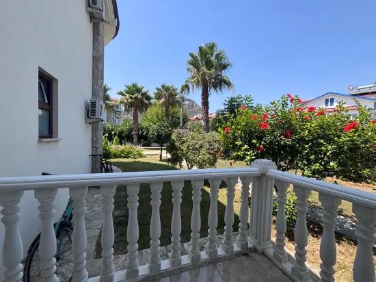 Dalyan Maraş'ta Köşebaşı 980m2 Arsa İçerisinde 5+1 Satılık Villa