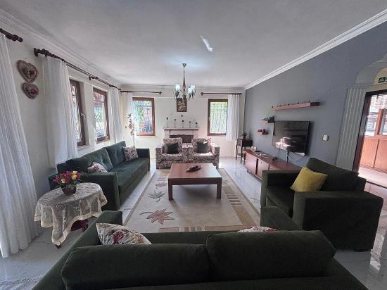 Dalyan'da 301m2 Arsa İçerisinde 5+1 Satılık Villa