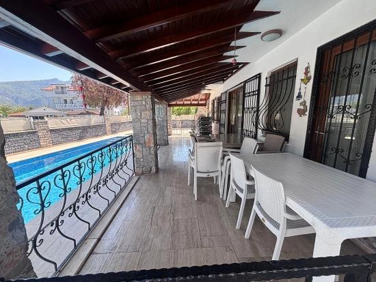 Dalyan'da 301m2 Arsa İçerisinde 5+1 Satılık Villa