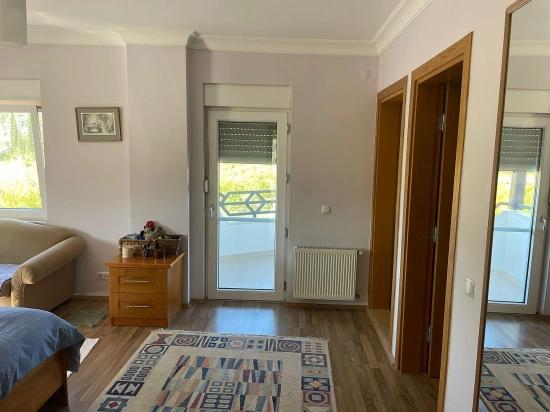 Dalyan Gülpınar'da 6000m2 Arsa İçerisinde 4+2 Satılık Villa