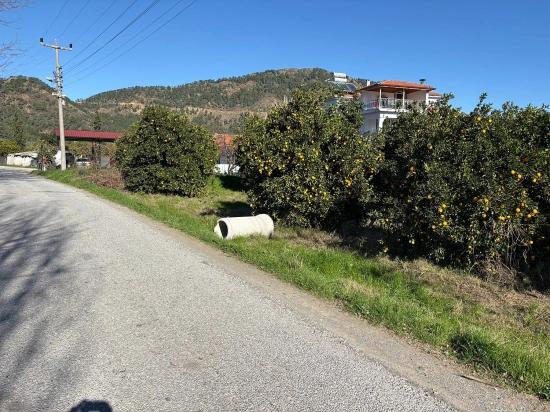 Ekşiliyurt'ta 1085m2 Yerleşik Alan İçerisinde İmarlı Satılık Arsa