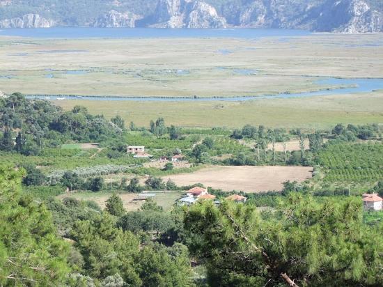 Çandır'da Göl Manzaralı 1252m2 Satılık Arsa