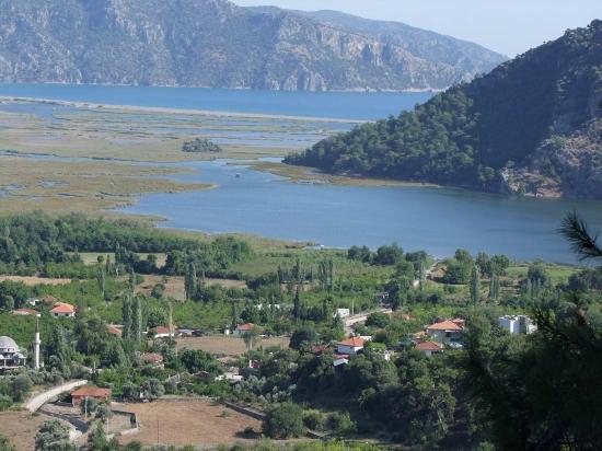 Çandır'da Göl Manzaralı 1252m2 Satılık Arsa