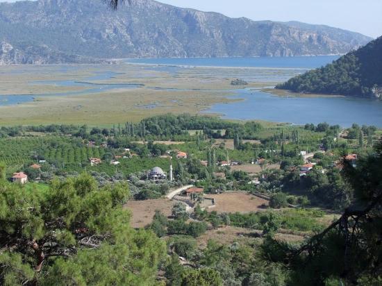 Çandır'da Göl Manzaralı 1252m2 Satılık Arsa