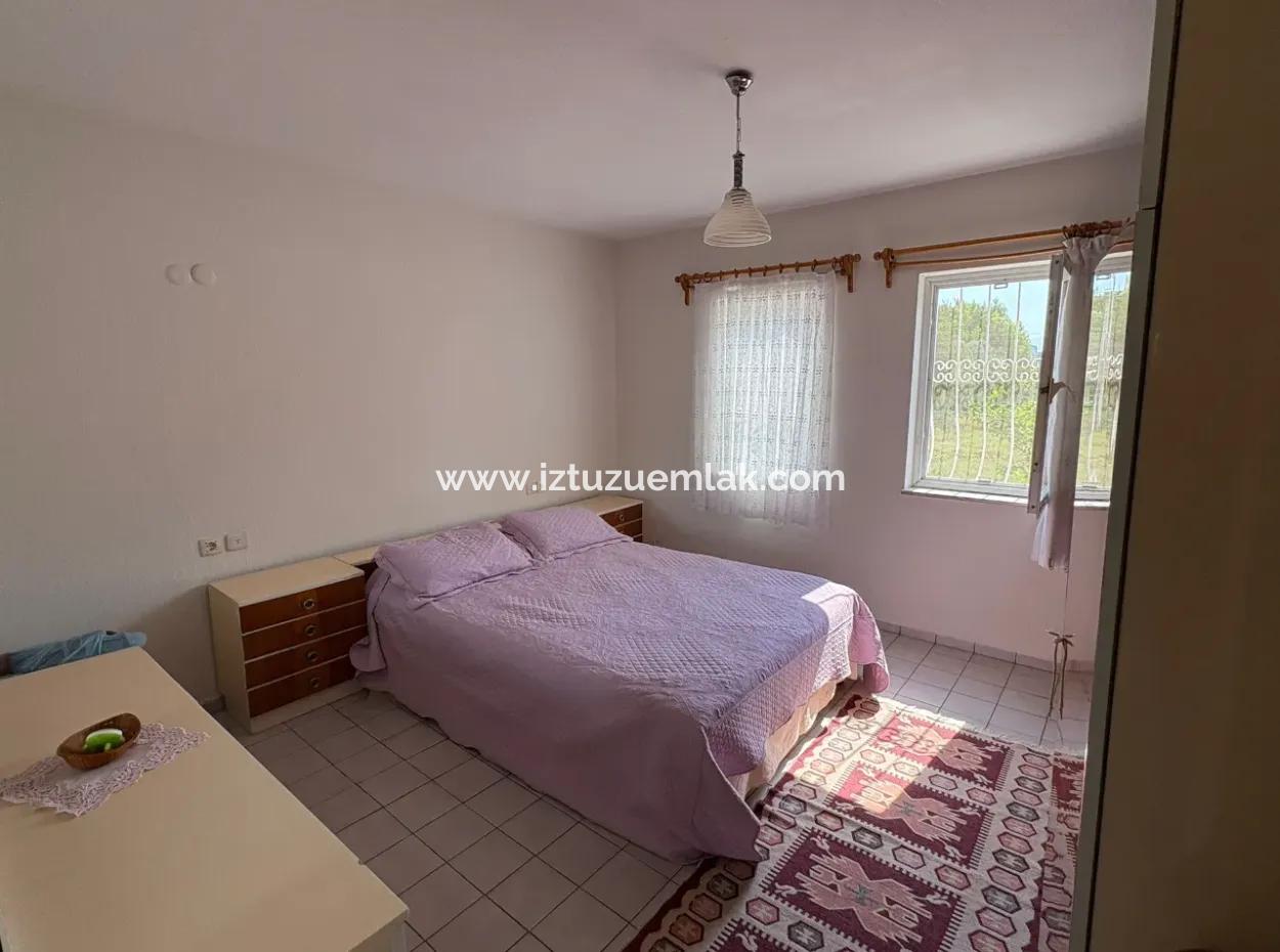 Okçular'da 514M2 Arsa İçerisinde 2 Katlı Satılık Ev