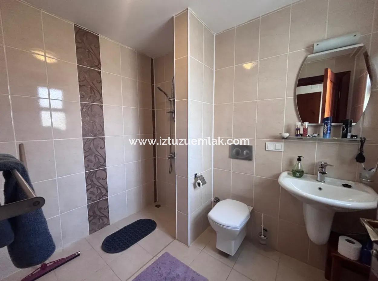 Dalyan Maraş'da Köşebaşında 980M2 Arsa İçin'de 5+1 Satılık Villa