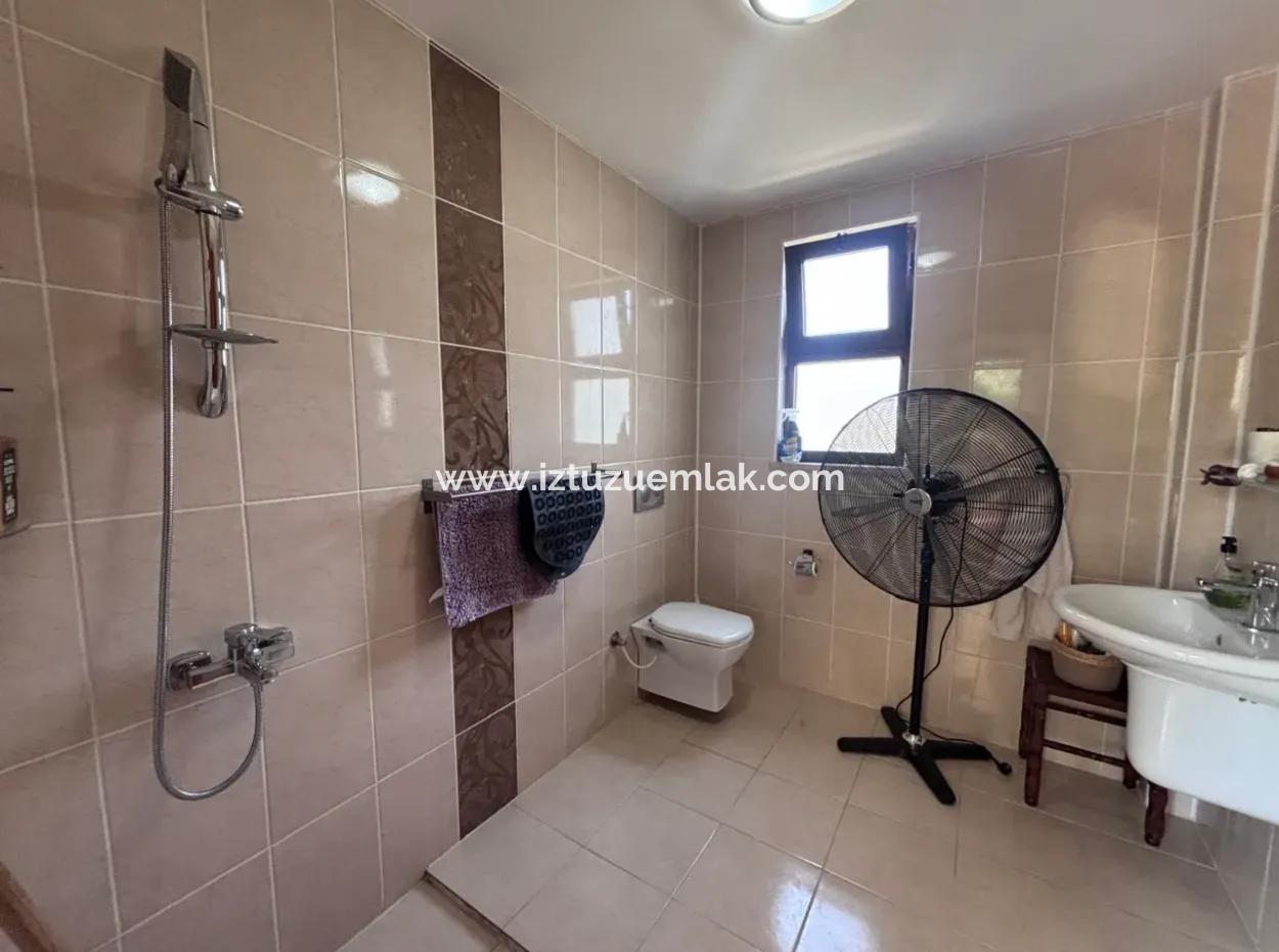 Dalyan Maraş'da Köşebaşında 980M2 Arsa İçin'de 5+1 Satılık Villa