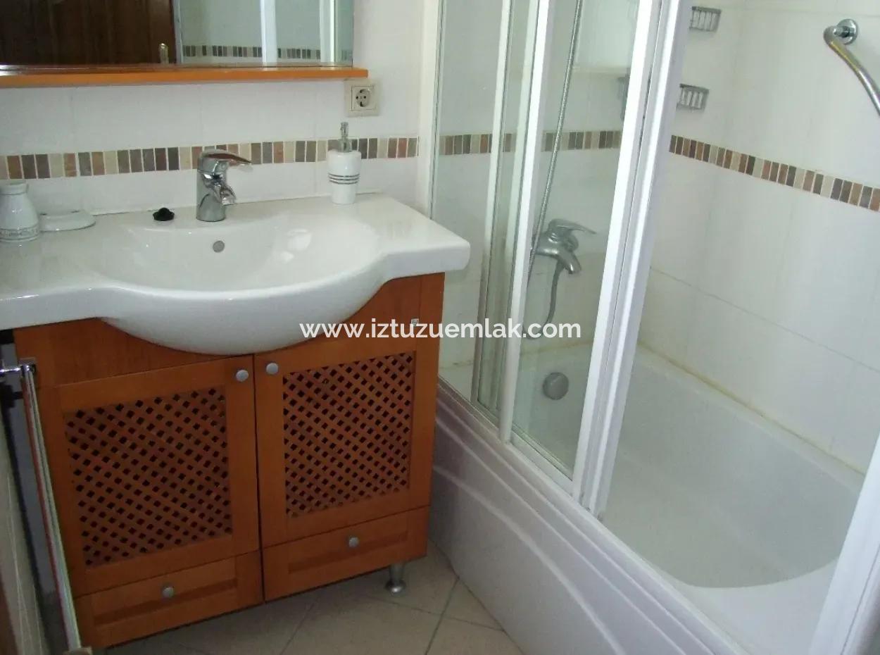 Dalyan'da Deniz Ve Kanal Göl Kral Mezarları Doğa Manzaralı Maraşda Satılık Lüks Villa