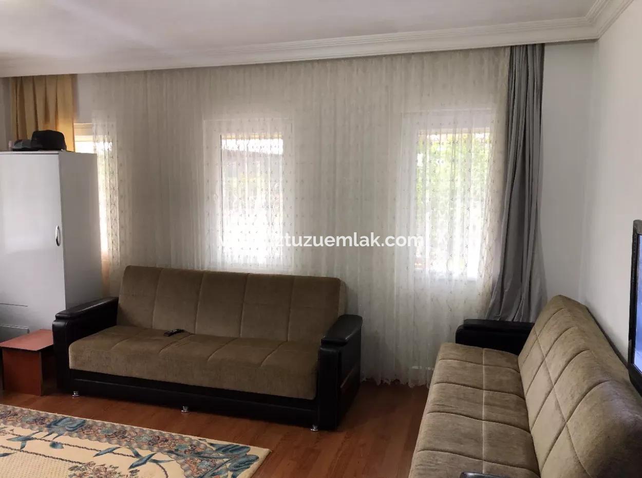 Okçular'da 1222M2 Arsa İçerisinde Satılık Tek Katlı Müstakil Ev