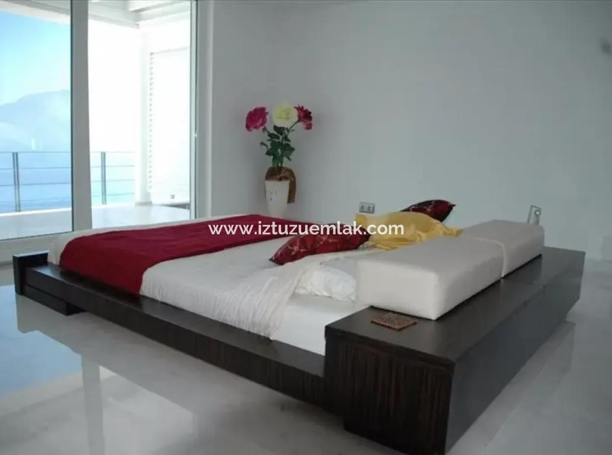 Kaş Denize Sıfır Satılık Villa Meyis Adasına Ve Deniz Manzaralı Satılık Villa