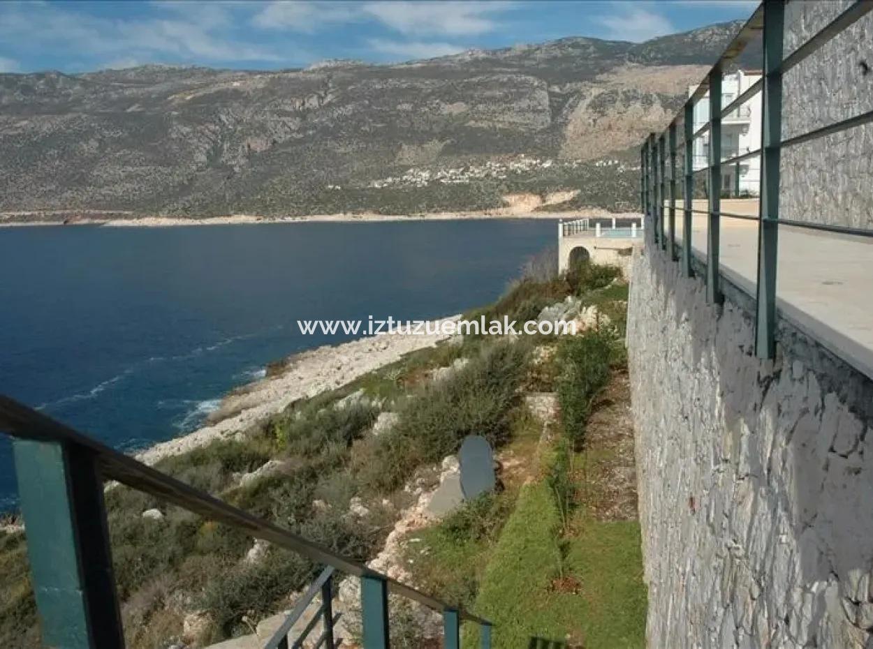Kaş Denize Sıfır Satılık Villa Meyis Adasına Ve Deniz Manzaralı Satılık Villa