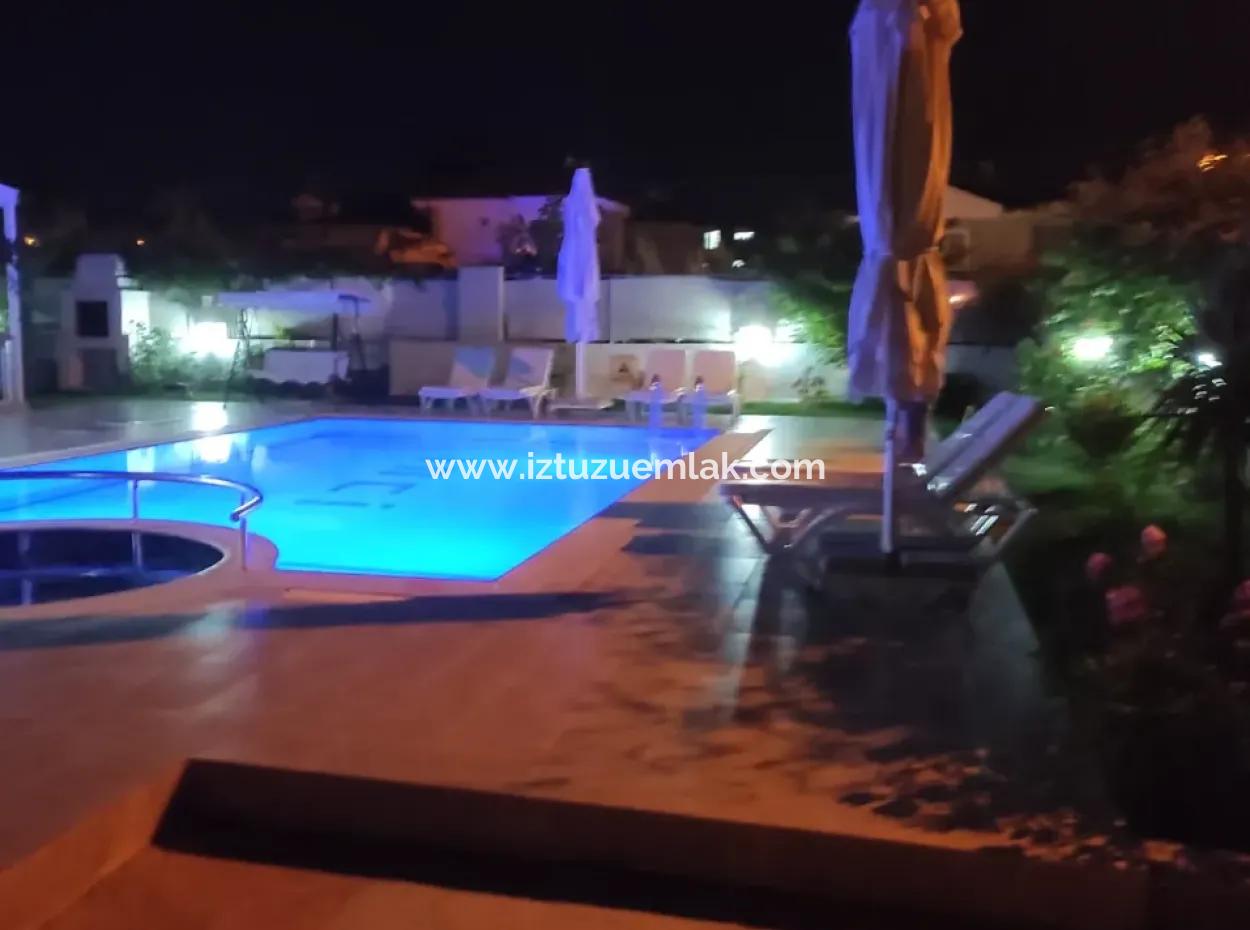 Dalyan Gülpınar'köşebaşı 545M2 Arsa İçinde Satılık 4+1 Villa